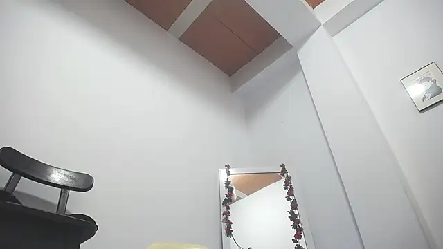 hornywife  online show from 04/12/26, 10:29