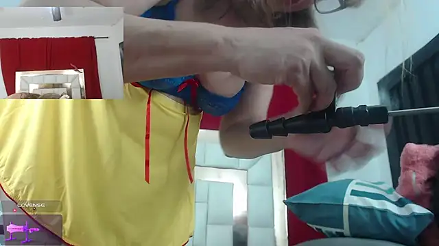 candyrojas online show from 04/14/26, 08:41