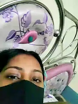 Shristiprakash0 online show from 11/18/25, 04:27