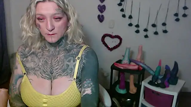 Snapshot of SLOPPYTITSS chatting on 02/17/26, 10:45 SLOPPYTITSS online show from 02/17/26, 10:45