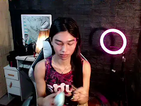 Snapshot of ToKeNa chatting on 03/15/25, 05:48 ToKeNa online show from 03/15/25, 05:48