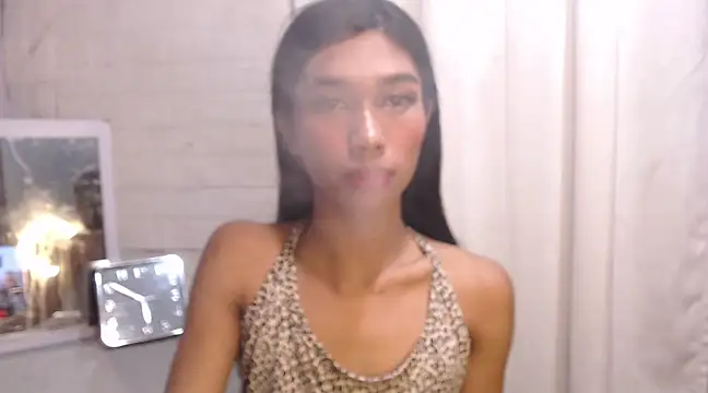 Snapshot of ToKeNa chatting on 01/23/25, 12:57 ToKeNa online show from 01/23/25, 12:57