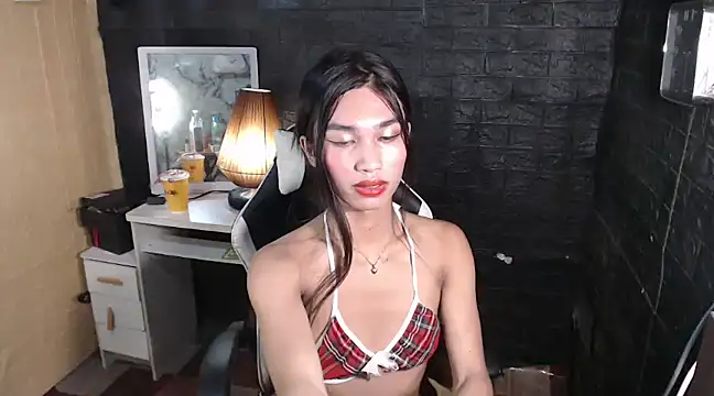 Snapshot of ToKeNa chatting on 03/13/25, 01:32 ToKeNa online show from 03/13/25, 01:32