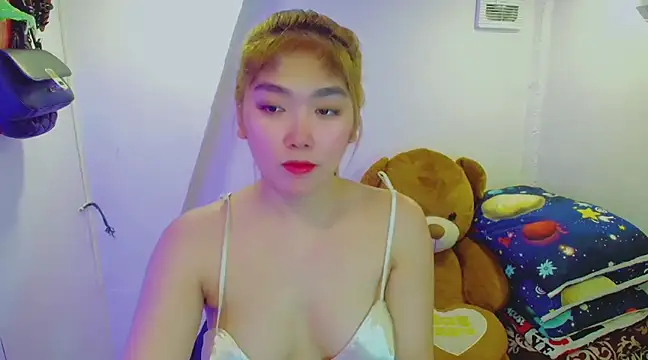 TR4NSCUTI3 online show from 02/02/25, 10:17