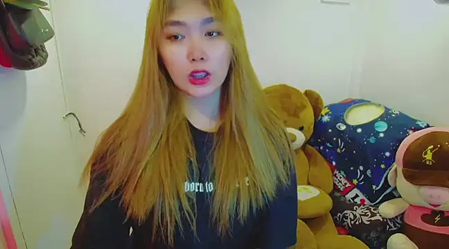 TR4NSCUTI3 online show from 02/01/25, 09:51