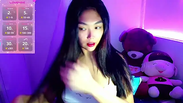 TR4NSCUTI3 online show from 10/20/25, 08:09