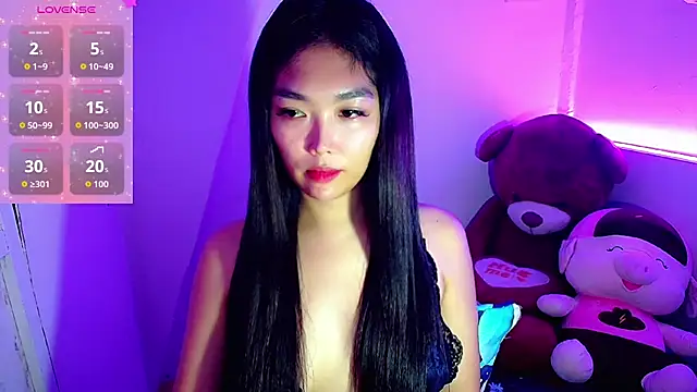 TR4NSCUTI3 online show from 10/27/25, 07:59