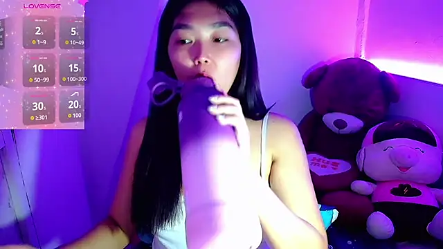 TR4NSCUTI3 online show from 10/24/25, 07:35