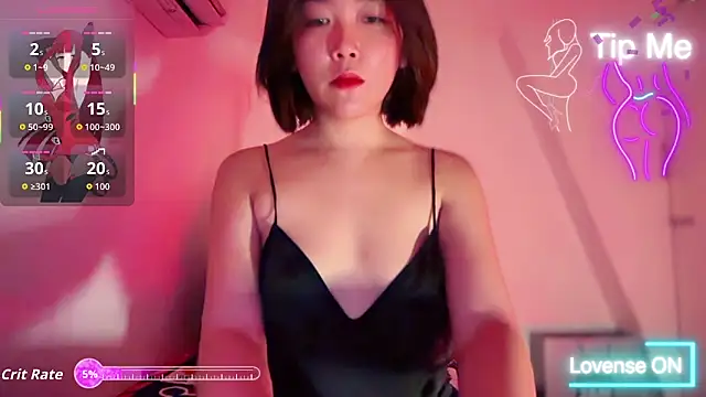 TR4NSCUTI3 online show from 05/19/26, 06:59