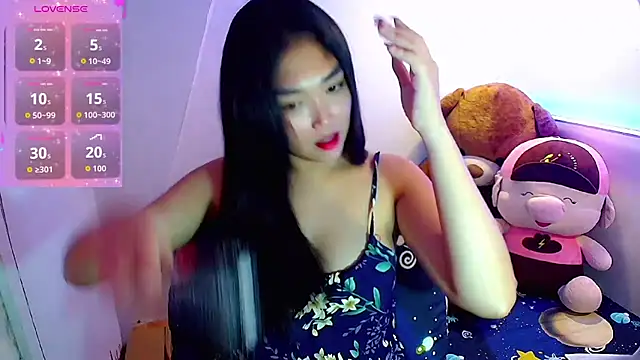 TR4NSCUTI3 online show from 10/07/25, 08:43