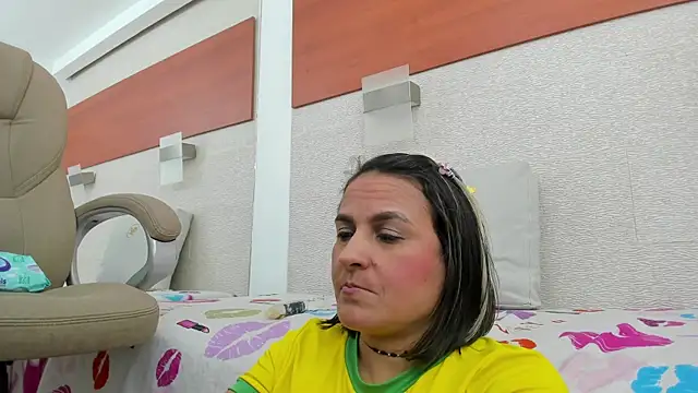 allice green online show from 12/17/25, 01:32