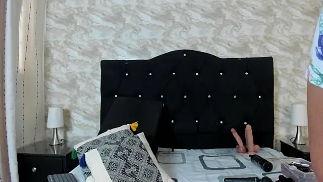 Snapshot of Keira_Lennox chatting on 10/24/25, 11:31 Keira Lennox online show from 10/24/25, 11:31