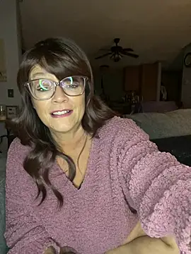 Snapshot of cowgirlc chatting on 02/26/25, 03:35 cowgirlc online show from 02/26/25, 03:35