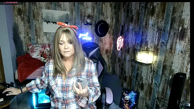 cowgirlc online show from 11/12/25, 02:59