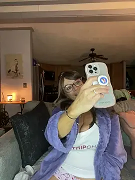 Snapshot of cowgirlc chatting on 02/19/25, 03:28 cowgirlc online show from 02/19/25, 03:28