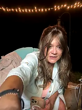 Snapshot of cowgirlc chatting on 09/25/25, 01:55 cowgirlc online show from 09/25/25, 01:55