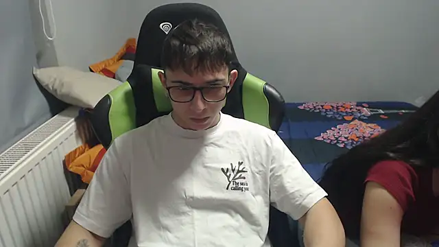 Snapshot of Alien7nebula chatting on 02/15/25, 07:39 Alien7nebula online show from 02/15/25, 07:39