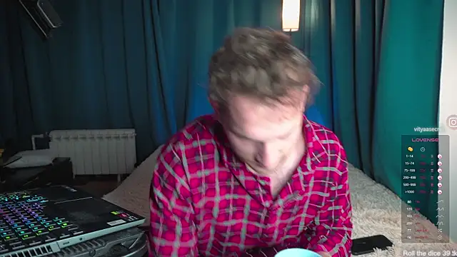 VIktorSecret online show from 11/20/25, 04:24