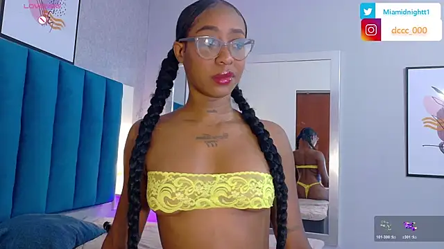 MiaMidnnightt online show from 05/12/26, 12:44