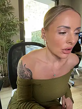 EmaSalis online show from 11/11/25, 11:05