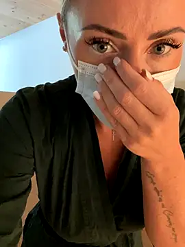 EmaSalis online show from 09/15/25, 10:26