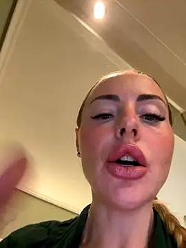 EmaSalis online show from 10/26/25, 02:28