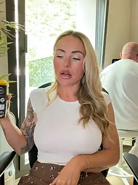 EmaSalis online show from 09/09/25, 10:57