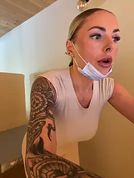 EmaSalis online show from 10/24/25, 09:52