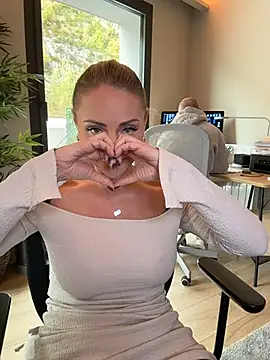 EmaSalis online show from 11/10/25, 11:15