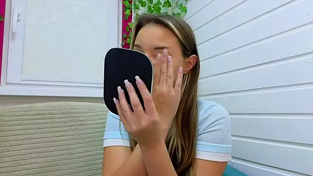 Misss Vikk online show from 10/25/25, 06:45