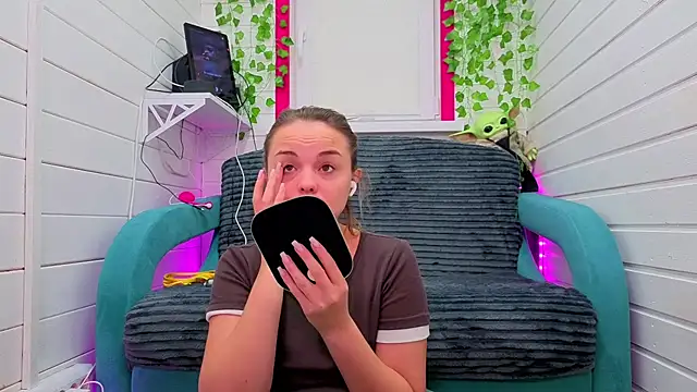 Misss Vikk online show from 12/02/25, 06:26