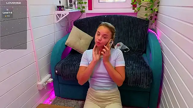 Misss Vikk online show from 09/10/25, 06:12