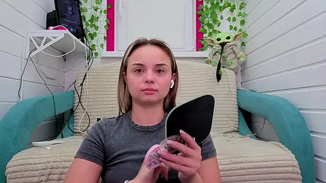 Misss Vikk online show from 11/10/25, 06:40