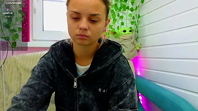 Misss Vikk online show from 09/20/25, 06:18