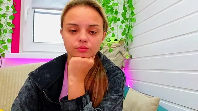 Misss Vikk online show from 09/21/25, 06:29