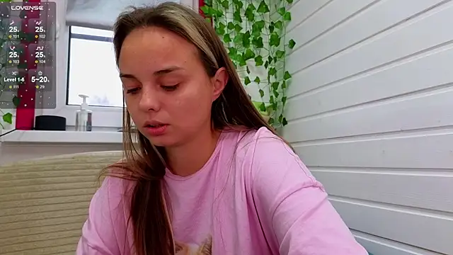 Misss Vikk online show from 10/19/25, 06:38