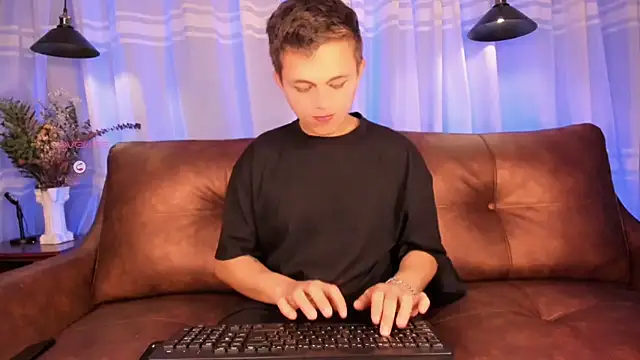 Tim wolf online show from 10/28/25, 01:43