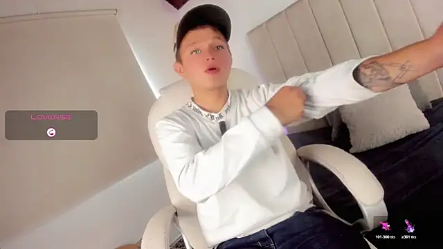 Snapshot of Tim_wolf chatting on 02/04/26, 08:26 Tim wolf online show from 02/04/26, 08:26