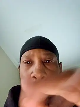 Snapshot of Vybezmaster chatting on 11/13/25, 08:13 Vybezmaster online show from 11/13/25, 08:13