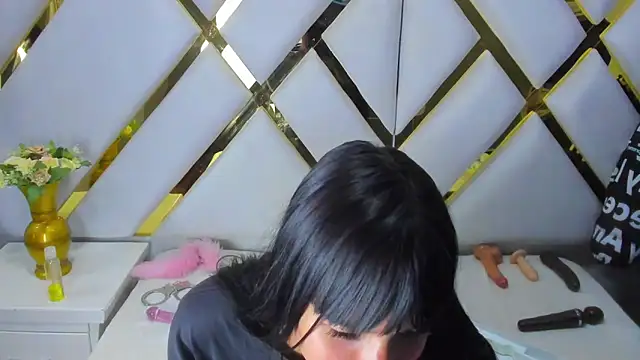 Snapshot of kylie_seex chatting on 02/08/25, 07:04 kylie seex online show from 02/08/25, 07:04