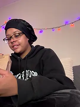 N1NT3NDH03 online show from 11/28/25, 03:45