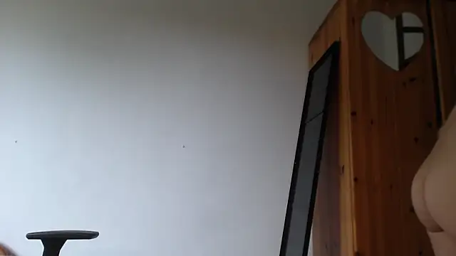 Lisakisss online show from 05/09/26, 06:17