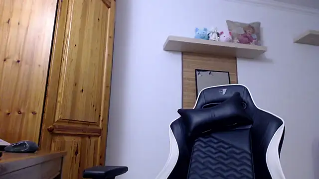 Lisakisss online show from 11/19/25, 06:35