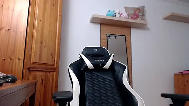 Lisakisss online show from 03/06/26, 07:58