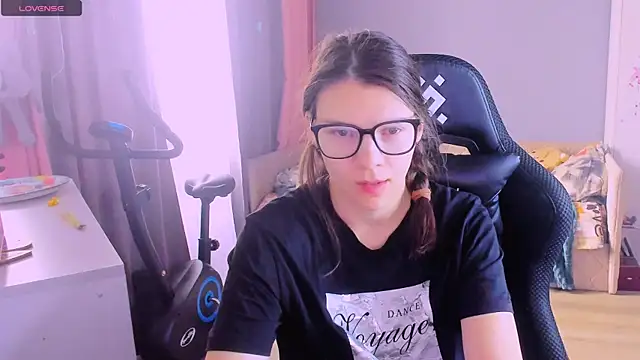 MollyLollipop online show from 04/01/26, 05:09