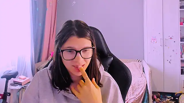 MollyLollipop online show from 05/26/26, 01:58