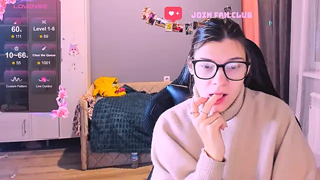 MollyLollipop online show from 12/18/25, 01:55