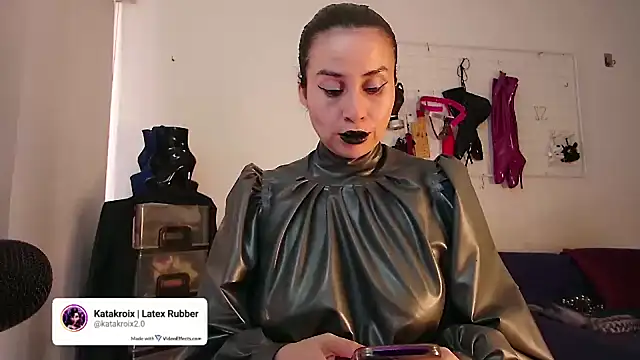 Snapshot of mylatexpleasure chatting on 06/17/26, 07:13 mylatexpleasure online show from 06/17/26, 07:13
