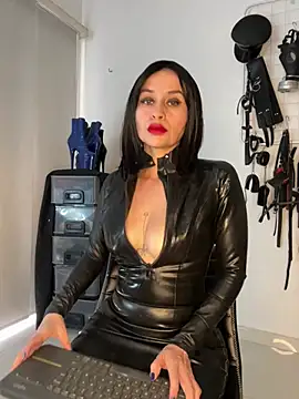 Snapshot of mylatexpleasure chatting on 07/29/26, 07:24 mylatexpleasure online show from 07/29/26, 07:24