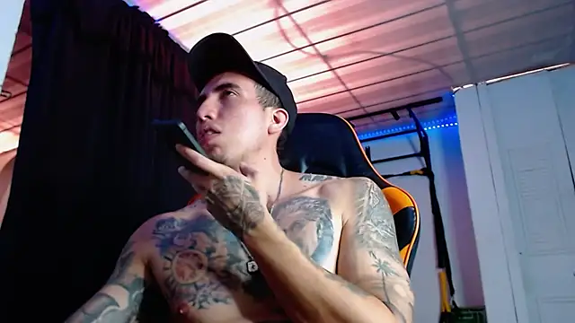 Snapshot of Adam_Hudsond chatting on 03/31/26, 02:52 Adam Hudsond online show from 03/31/26, 02:52